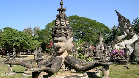 Jardin du boudha a Vientiane 02 Tamtours